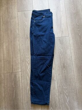 Universal Standard Women's Skinny Jeans in Dark Blue (new without tags)